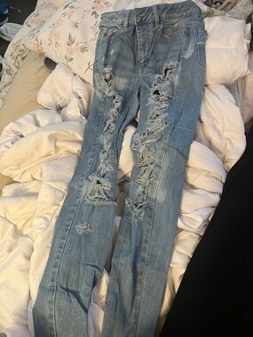American Eagle Outfitters Light Blue Distressed Skinny Jeans